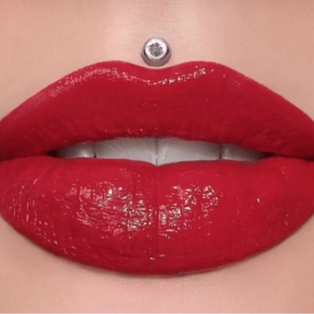 Jeffree Star Vibrant Red Lip gloss
